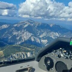 Flugwegposition um 13:51:12: Aufgenommen in der Nähe von Gemeinde Reichenau an der Rax, Österreich in 2243 Meter